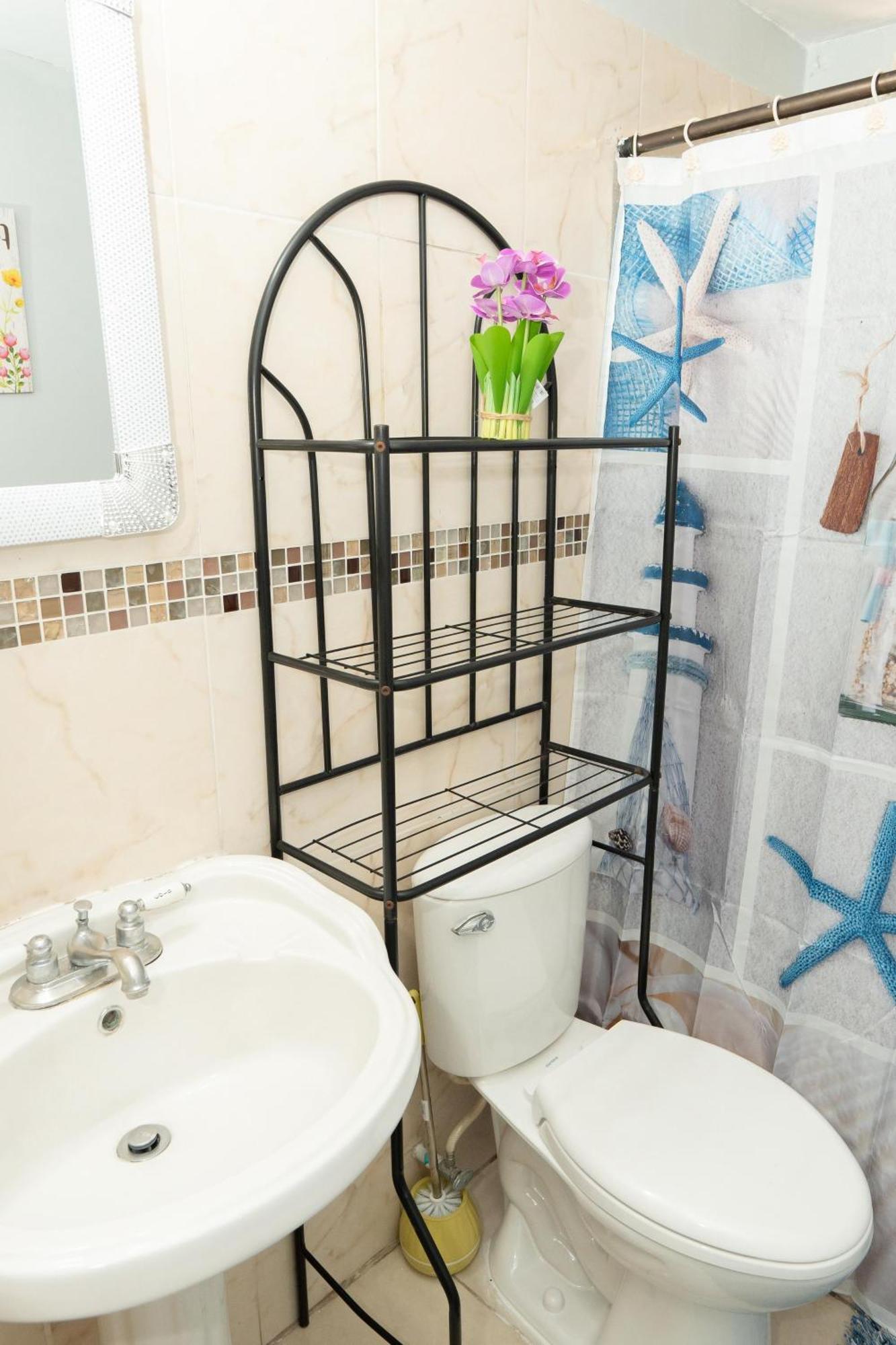 Finest Accommodation Oxford Manor One Bedroom Apt # 27 Kingston Esterno foto