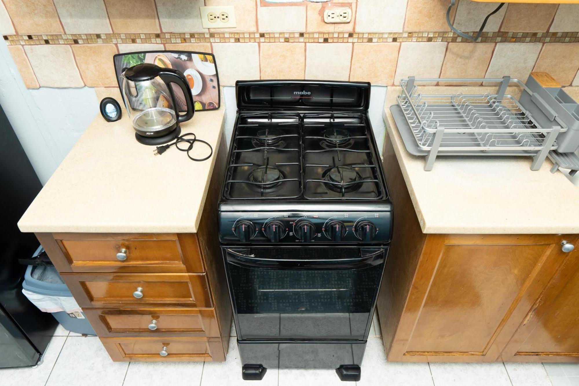 Finest Accommodation Oxford Manor One Bedroom Apt # 27 Kingston Esterno foto